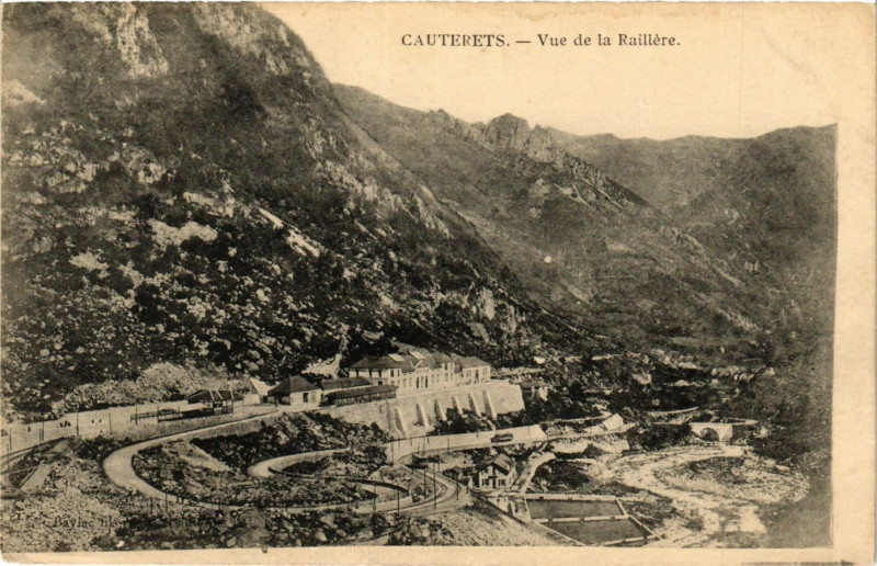 Carte postale ancienne Cauterets Vue de la RAIllere à Cauterets