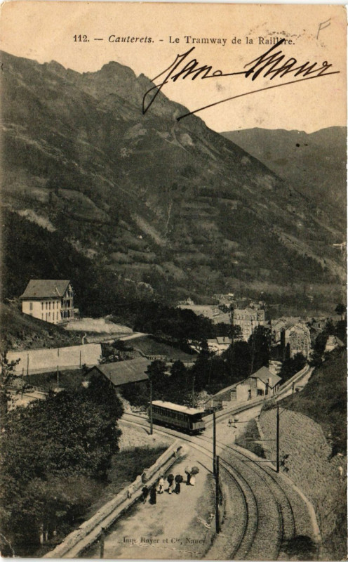 Carte postale ancienne Cauterets Le Tramway de la RAIlliere à Cauterets
