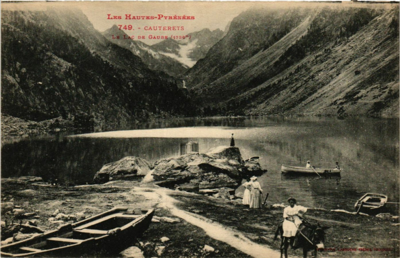 Carte postale ancienne Cauterets Le Lac de Gaube à Cauterets