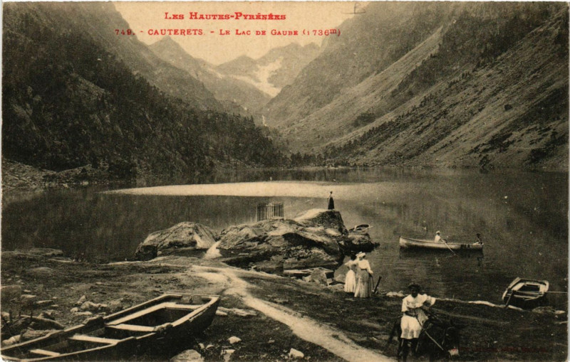 Carte postale ancienne Cauterets Le Lac de Gaube à Cauterets