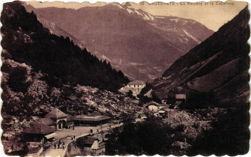 Carte postale ancienne Cauterets La RAIllere et le Cabaliros à Cauterets