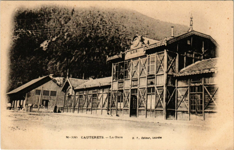 Carte postale ancienne Cauterets La Gare à Cauterets