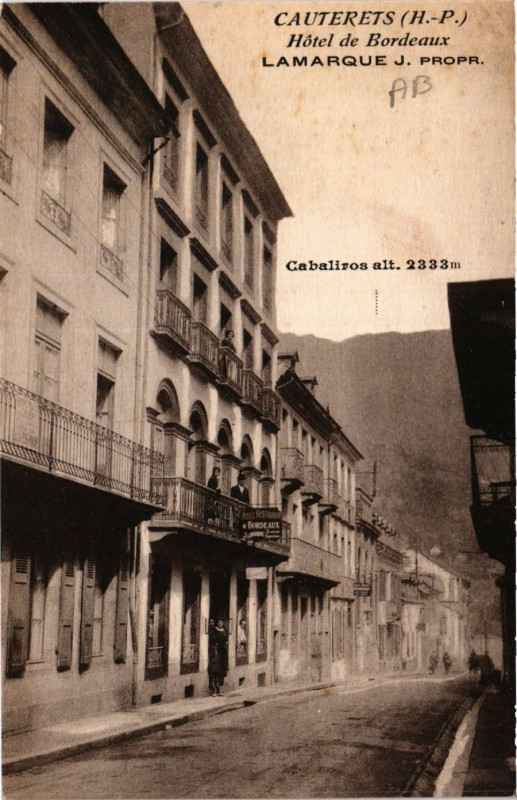 Carte postale ancienne Cauterets Hotel de Bordeaux à Cauterets