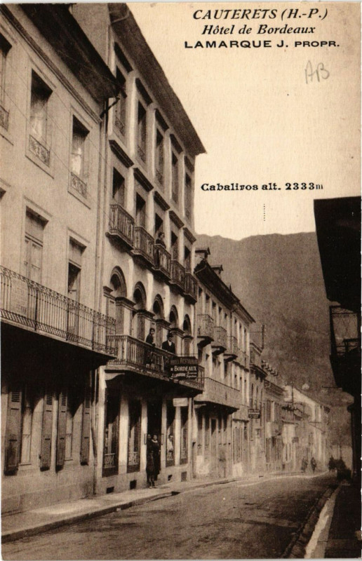 Carte postale ancienne Cauterets Hotel de Bordeaux à Cauterets