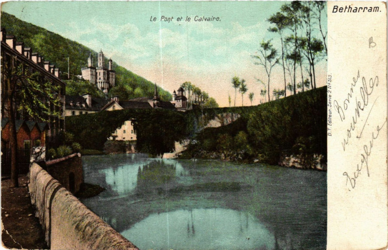 Carte postale ancienne Betharam Le Pont et le Calvaire