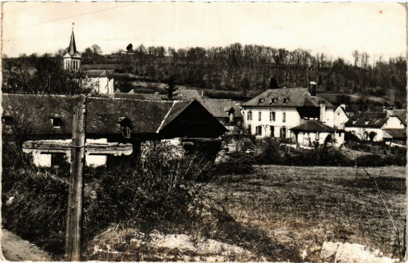Carte postale ancienne Bartres Vue du village cote Sud Est-Maison de la mere nourrice à Bartrès