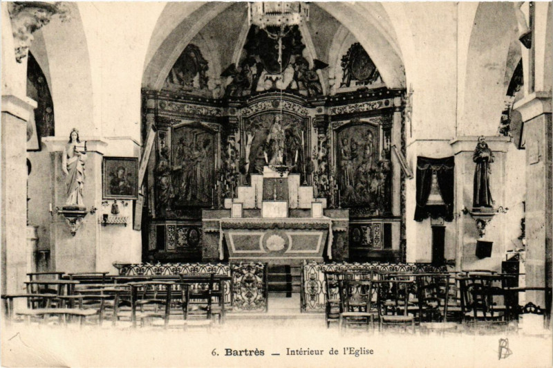 Carte postale ancienne Bartres Interieur de l'Eglise à Bartrès