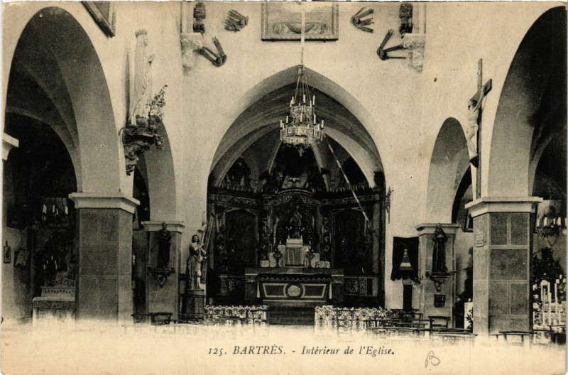 Carte postale ancienne Bartres Interieur de l'Eglise à Bartrès