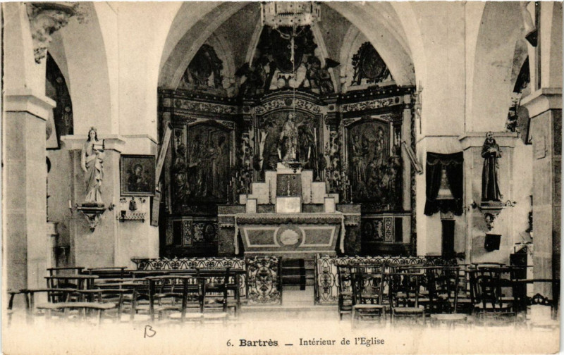 Carte postale ancienne Bartres Interieur de l'Eglise à Bartrès