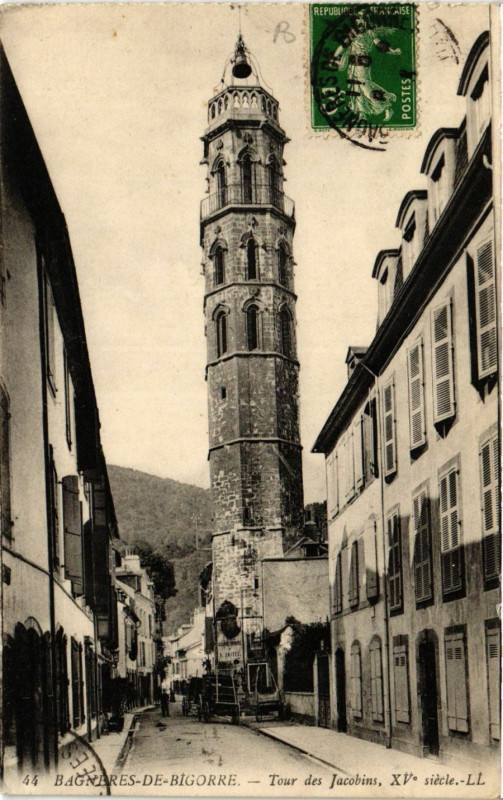 Carte postale ancienne Bagneres-de-Bigorre Tour des Jacobins à Bagnères-de-Bigorre