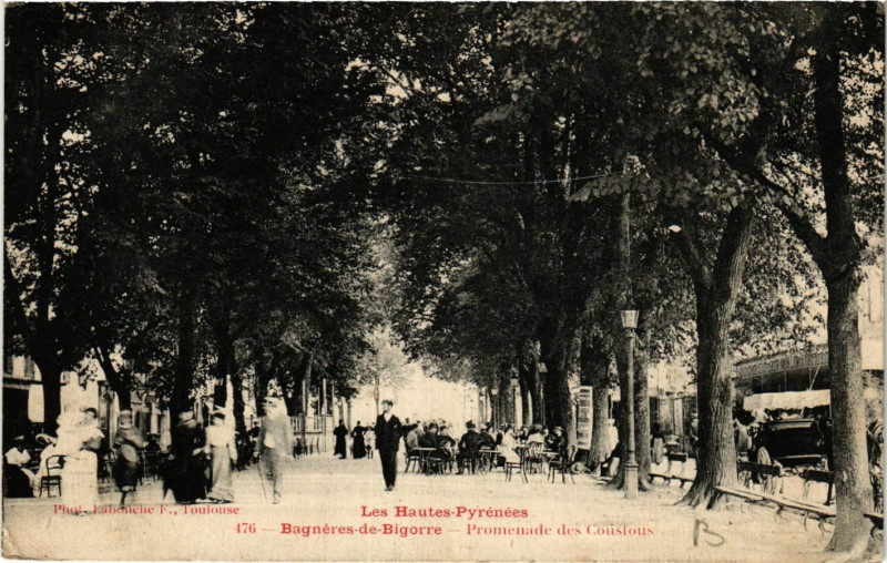 Carte postale ancienne Bagneres-de-Bigorre Promenade des Coustous à Bagnères-de-Bigorre