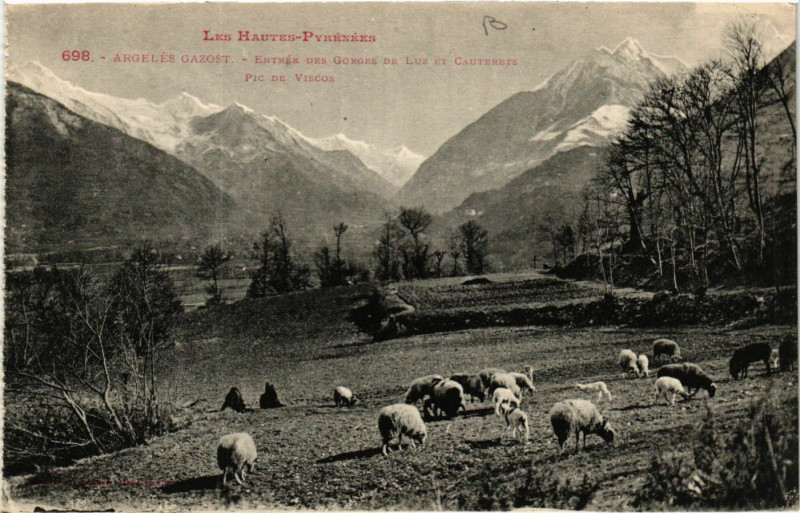 Carte postale ancienne Argeles-Gazost Entrée des Gorges de Luz et Cauterets à Argelès-Gazost