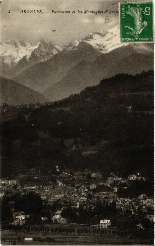 Carte postale ancienne Argeles Panorama et les Montagnes à Mont