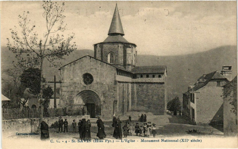 Carte postale ancienne Saint-Savin Eglise Monument National à Saint-Savin