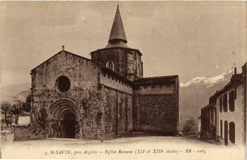Carte postale ancienne Saint-Savin Eglise Romane à Saint-Savin