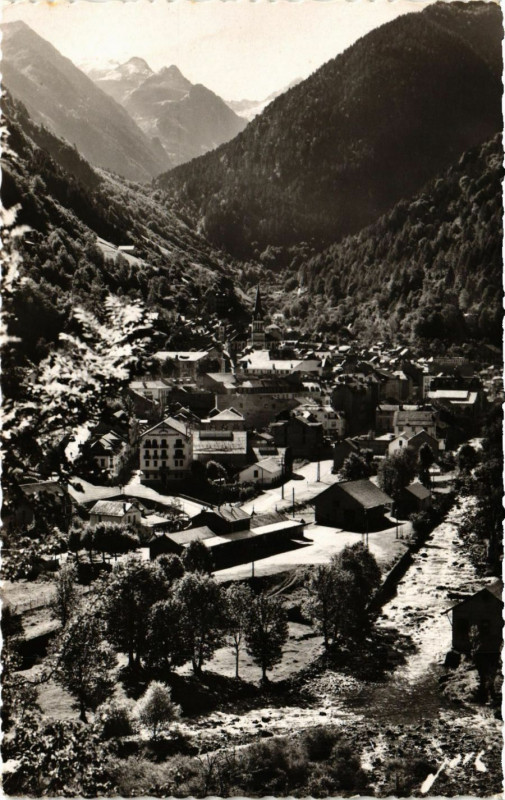 Carte postale ancienne Cauterets Vu générale à Cauterets