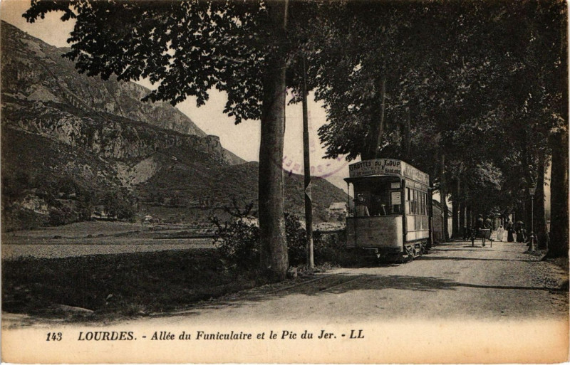 Carte postale ancienne Lourdes - Allée du Funiculaire à Lourdes