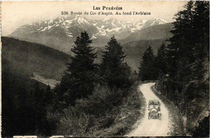 Carte postale ancienne Route du Col d'Aspin - Au fond l'Arbizon