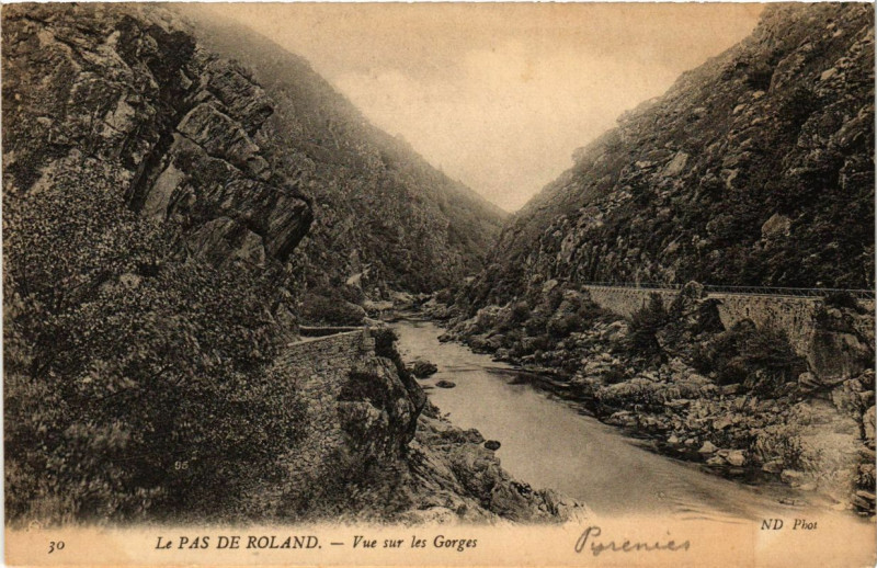 Carte postale ancienne La Pas de Roland - Vue sur les Gorges