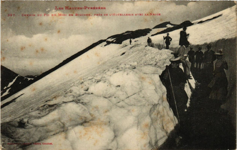 Carte postale ancienne Chemin du Pic du Midi-de-Bigorre - Pres de l'Hotelliere la Neige