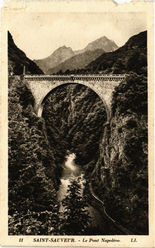 Carte postale ancienne Saint-Sauveur - Le Pont Napoleon