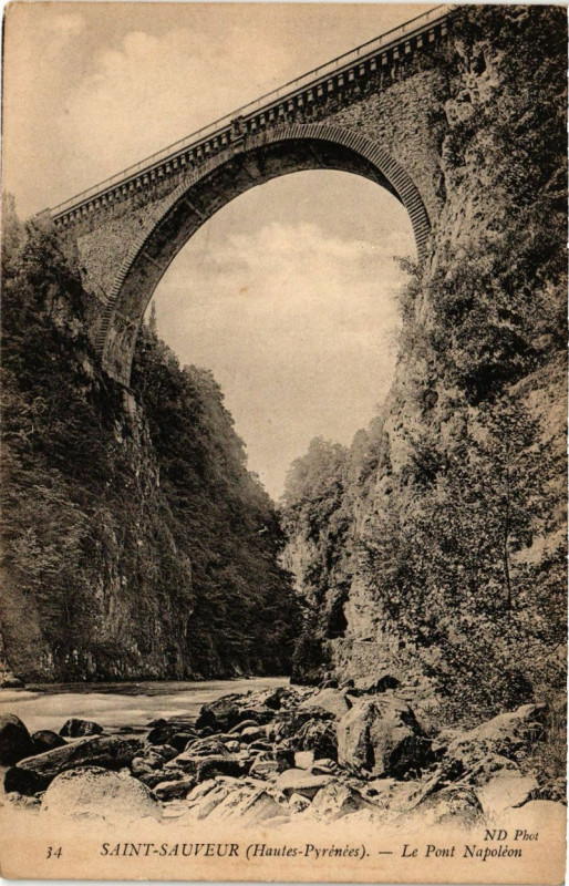 Carte postale ancienne Saint-Sauveur - Le Pont Napoleon
