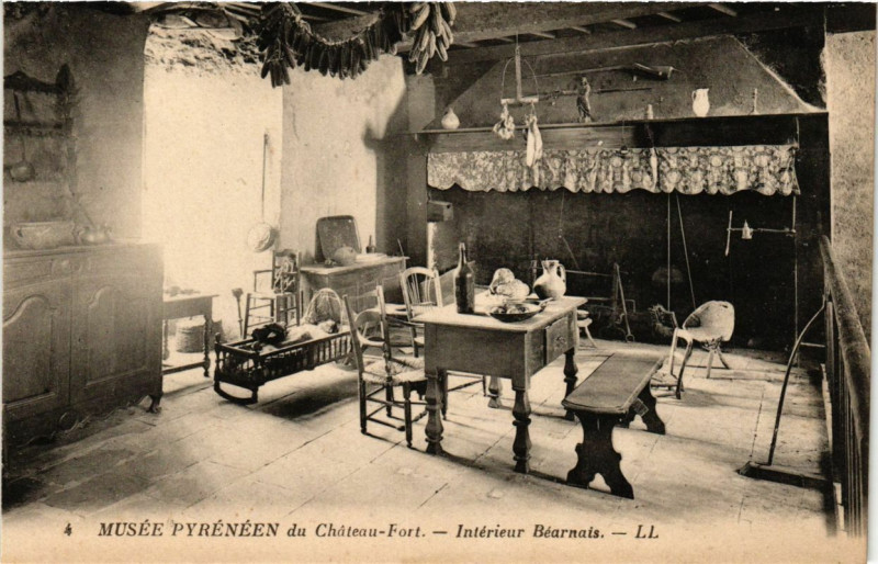 Carte postale ancienne Musée Pyrenéen du Chateau Fort - Interieur BEARNais