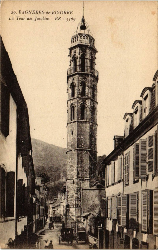 Carte postale ancienne Bagneres-de-Bigorre - La Tour des Jacobins à Bagnères-de-Bigorre