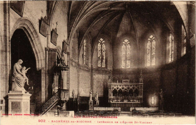 Carte postale ancienne Bagneres-de-Bigorre - Interieur de l'Eglise Saint-Vincent à Bagnères-de-Bigorre