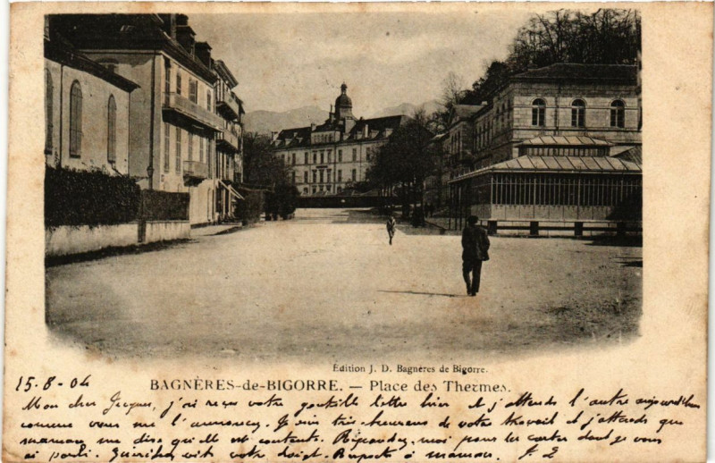 Carte postale ancienne Bagneres-de-Bigorre - Place des THERMes à Bagnères-de-Bigorre