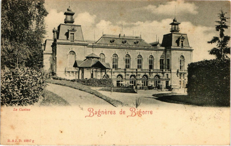 Carte postale ancienne Bagneres-de-Bigorre - Le Casino à Bagnères-de-Bigorre