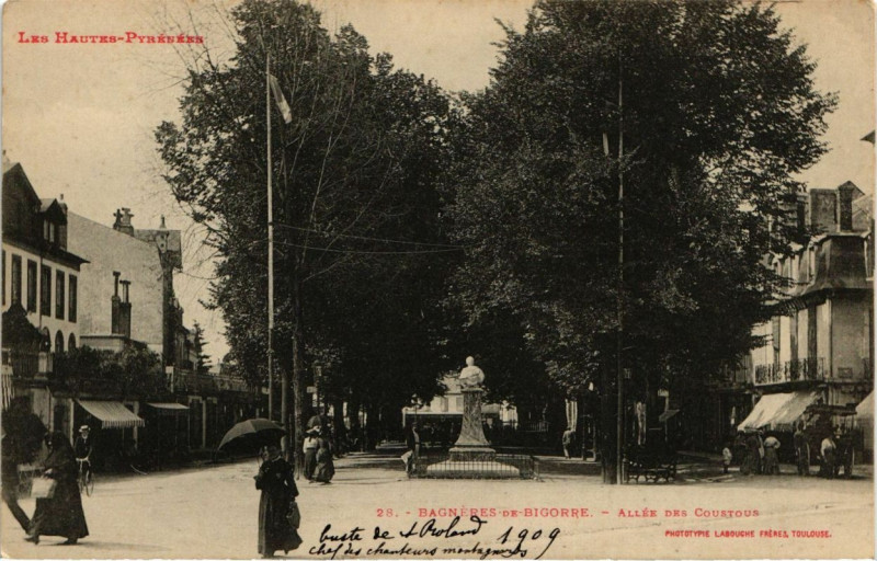 Carte postale ancienne Bagneres-de-Bigorre - Allée des Coustous à Bagnères-de-Bigorre
