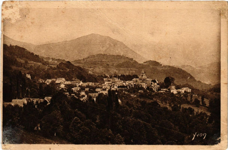 Carte postale ancienne Village de Saint-Savin - à Saint-Savin