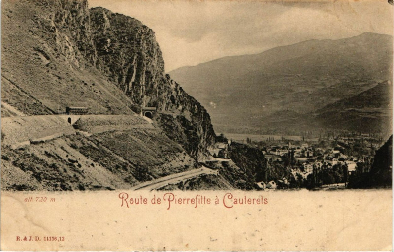Carte postale ancienne Route de Pierrefitte a Cauterets - à Cauterets