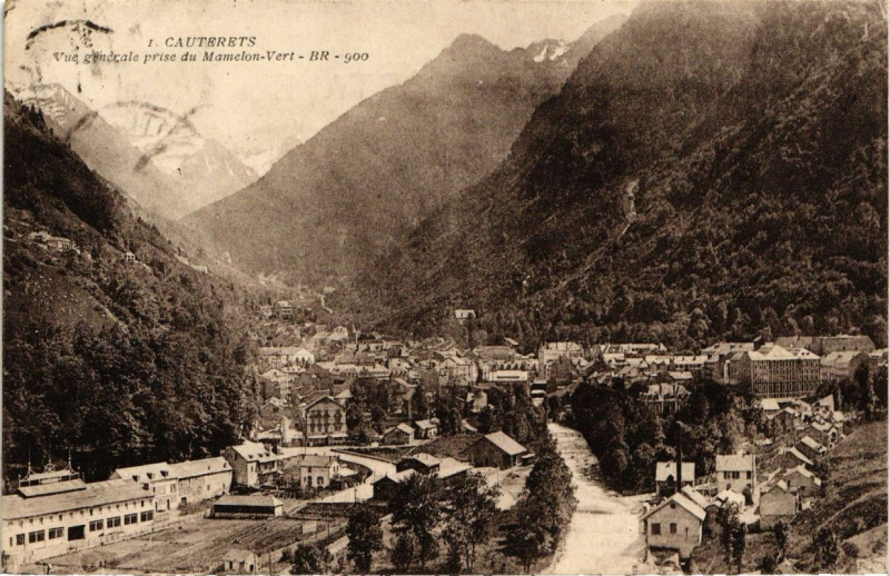 Carte postale ancienne Cauterets - Vue générale prise du Mamelon Vert à Cauterets