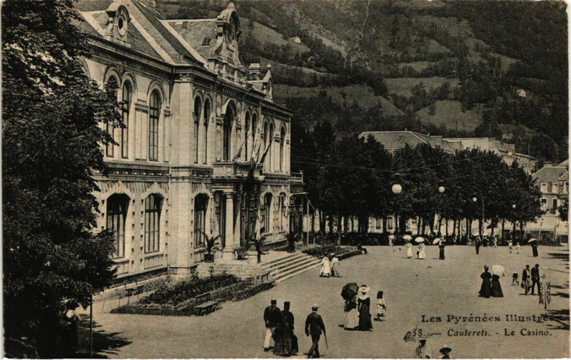 Carte postale ancienne Cauterets - Le Casino à Cauterets
