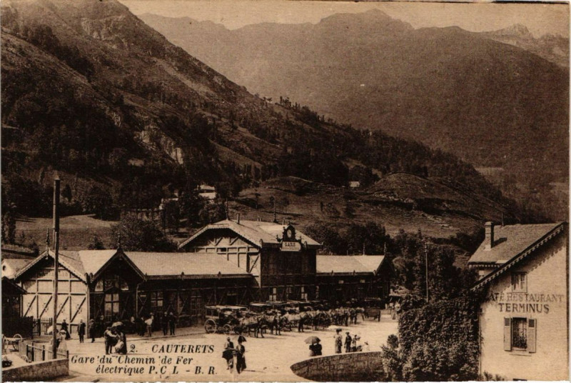 Carte postale ancienne Cauterets - Gare du Chemin de fer electrique à Cauterets