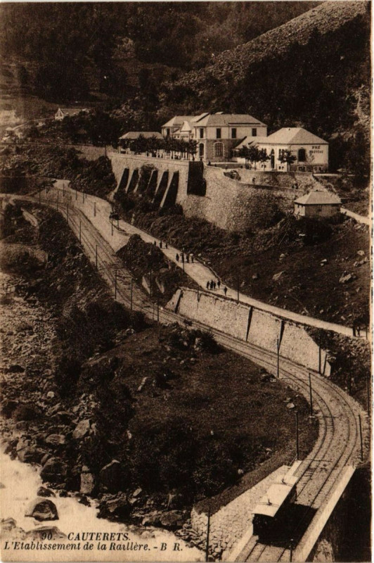 Carte postale ancienne Route de Pierrefitte a Cauterets - L'Etabl. de la RAIllere à Cauterets