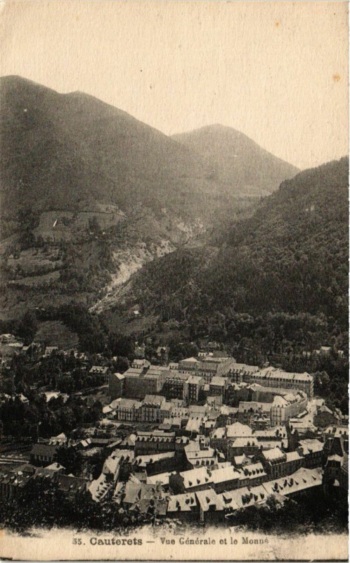 Carte postale ancienne Cauterets - Vue générale et le Monne à Cauterets