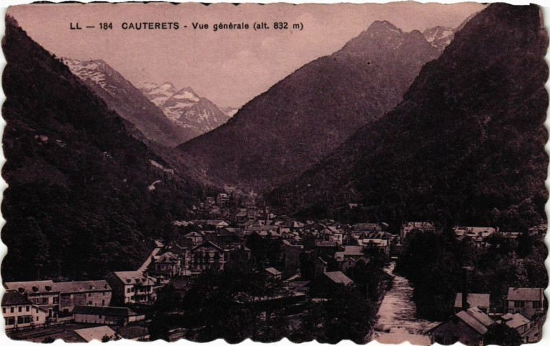 Carte postale ancienne Cauterets - Vue générale à Cauterets