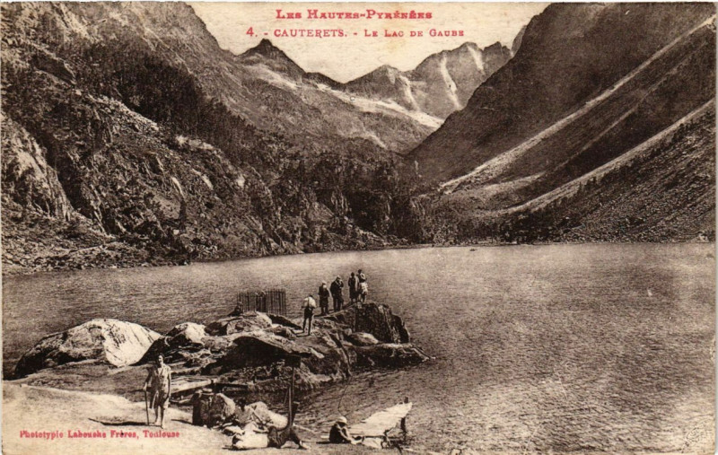 Carte postale ancienne Cauterets - Le Lac de Gaube à Cauterets