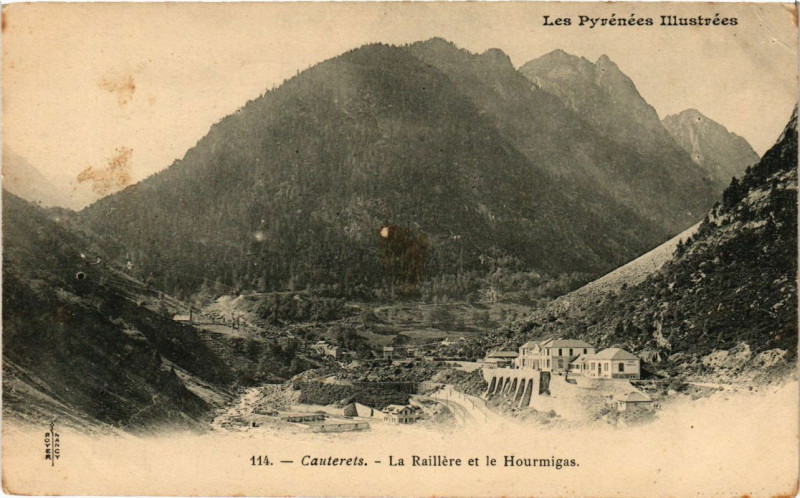 Carte postale ancienne Cauterets - La RAIllere et le Hourmigas à Cauterets