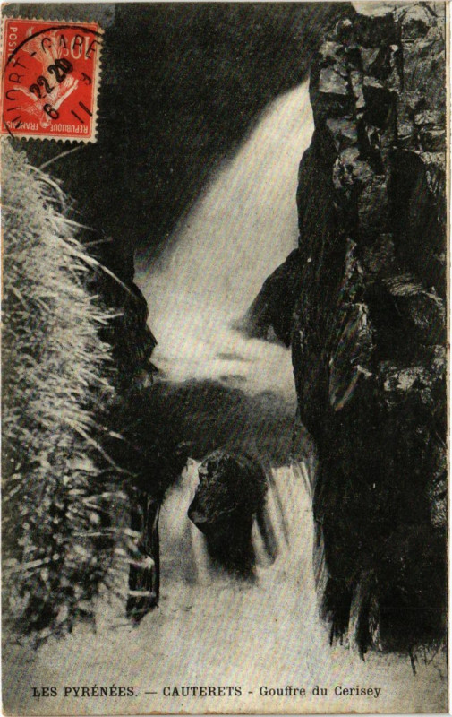 Carte postale ancienne Cauterets - Gouffre du Cerisey à Cauterets