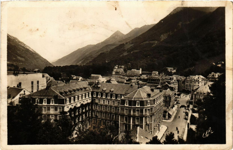 Carte postale ancienne Cauterets - Avenue du Mamelon vert à Cauterets