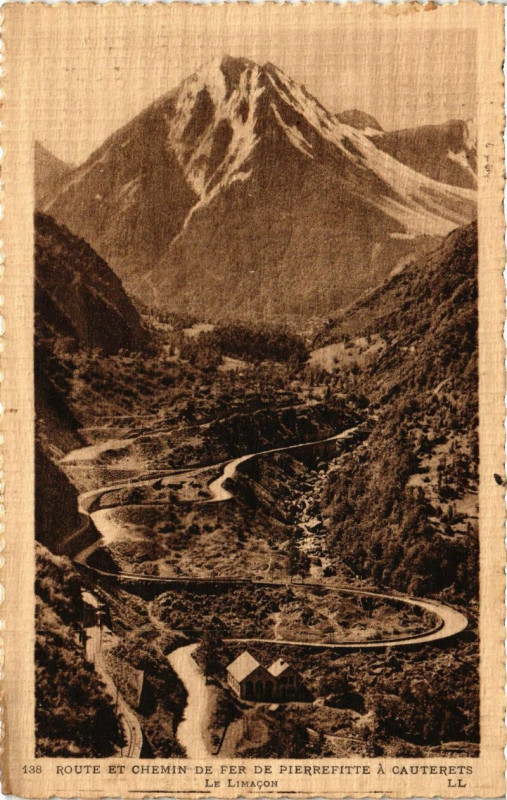 Carte postale ancienne Route et Chemin de Fer de Pierrefitte a Cauterets Le Limacon à Cauterets