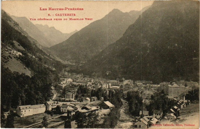 Carte postale ancienne Cauterets - Vue générale prise du Mamelon Vert à Cauterets