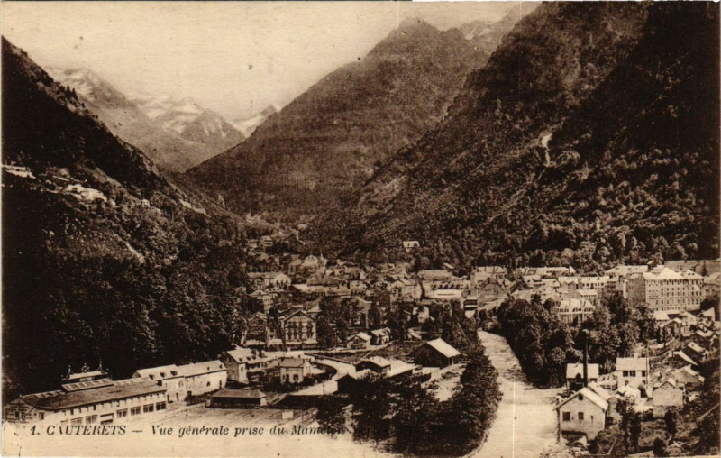 Carte postale ancienne Cauterets - Vue générale prise du Mamelon Vert à Cauterets