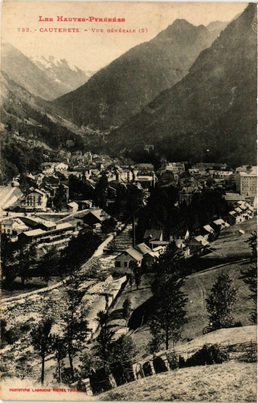 Carte postale ancienne Cauterets - Vue générale à Cauterets