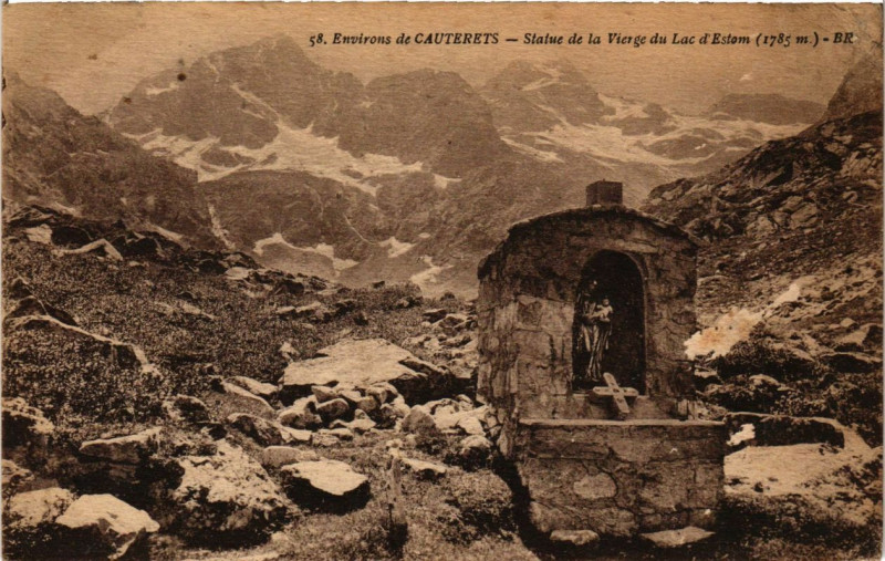 Carte postale ancienne Cauterets - Statue de la Vierge du Lac d'Estom à Cauterets
