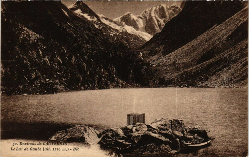 Carte postale ancienne Cauterets - Le Lac de Gaube à Cauterets